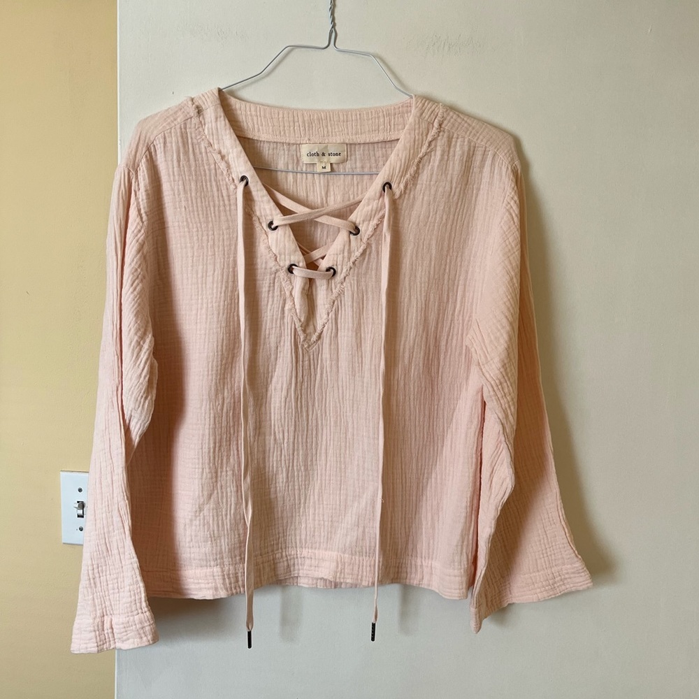 CLOTH & STONE top - size M - Anthropologie brand - EUC
